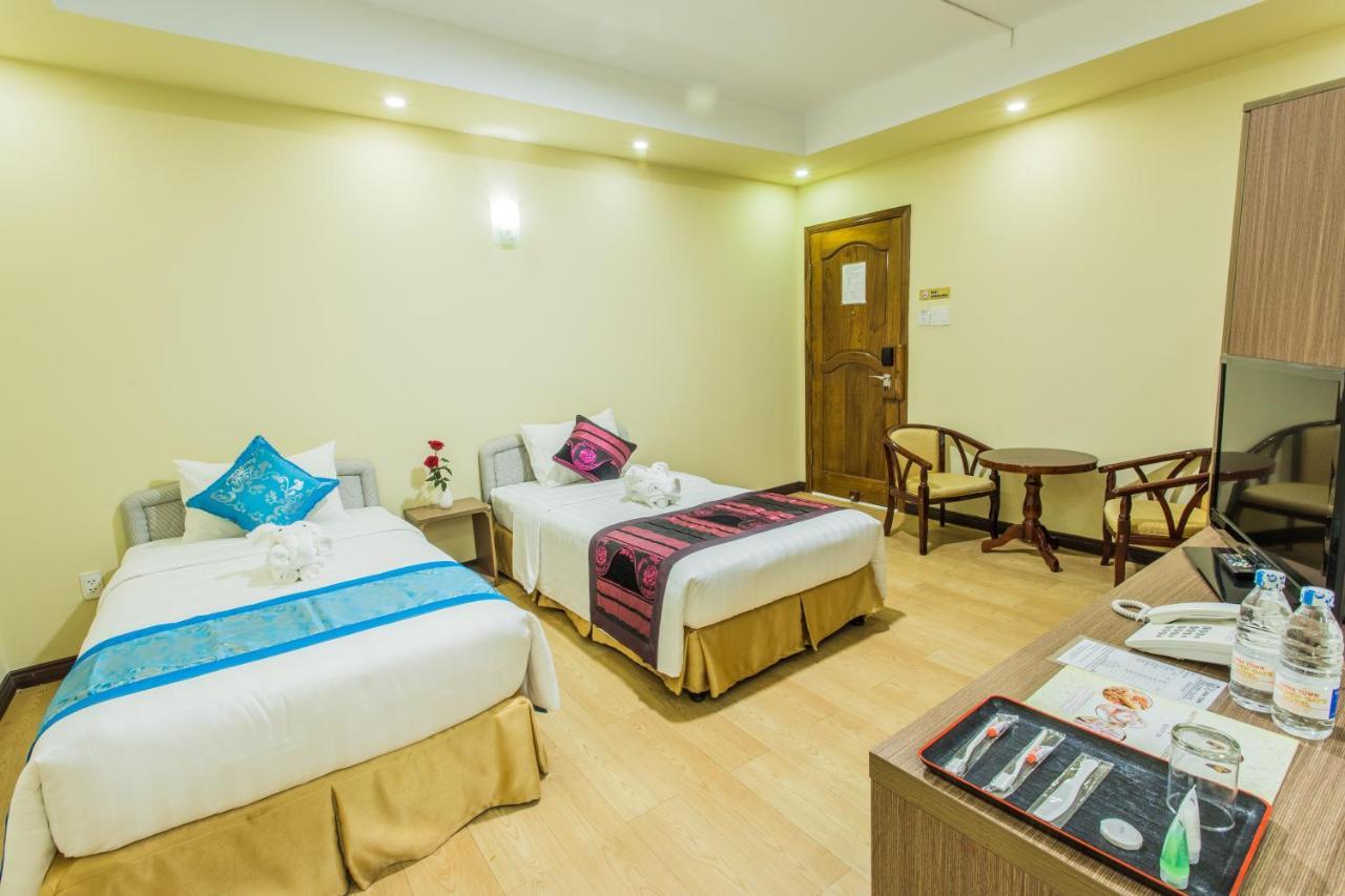 Golden Gate China Town Hotel Yangon Exterior foto